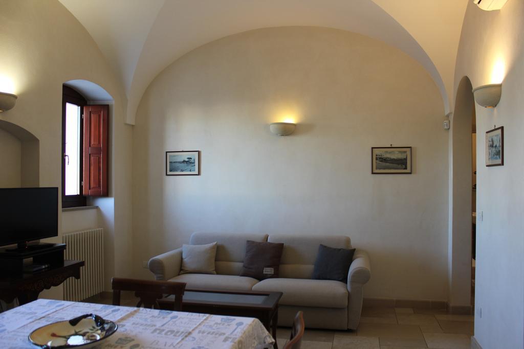 Palazzo Dei Gesuiti โมโนโปลี ภายนอก รูปภาพ